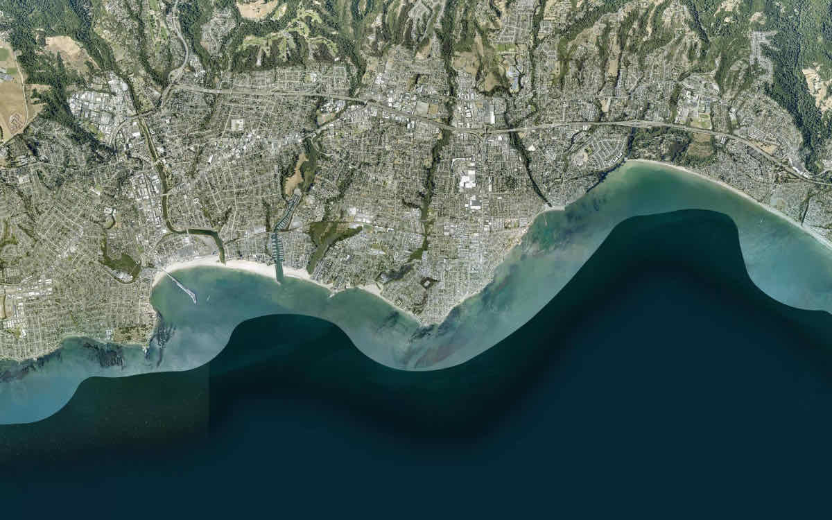 Satellite view centered on Beach&nbsp;RV Pleasure Point, showing the area within 20 minutes by bike